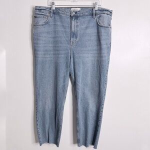Abercrombie & Fitch The 90’s Straight Ultra High Raw‎ Hem Rise Size 35/20